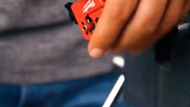 Труборез Milwaukee 48229251 смотреть онлайн