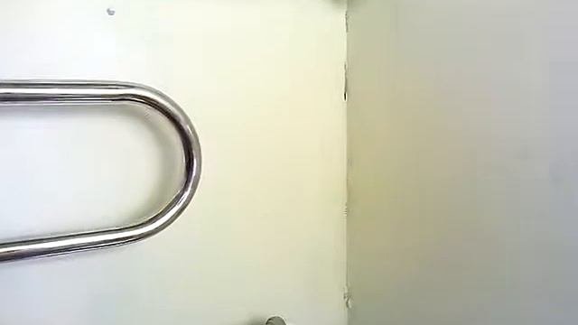 Как повесить полотенцесушитель.