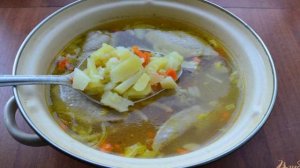 Куриный суп с лапшой и яйцом