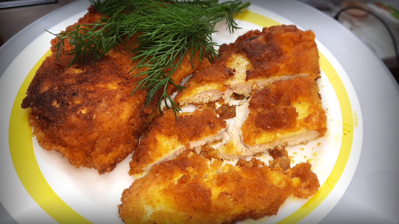 Куриные отбивные в майонезном кляре с панировочными сухарями / Вкусные отбивные!