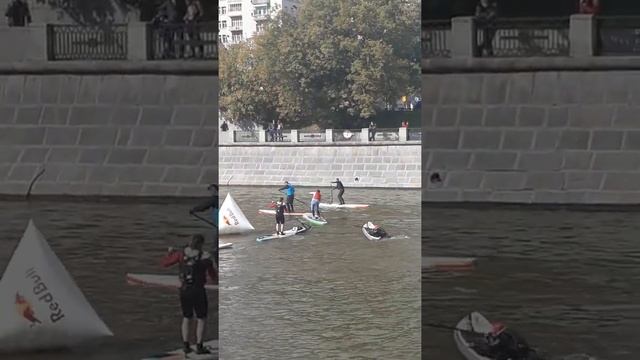 Девушка упала в воду на соревнованиях смотреть онлайн