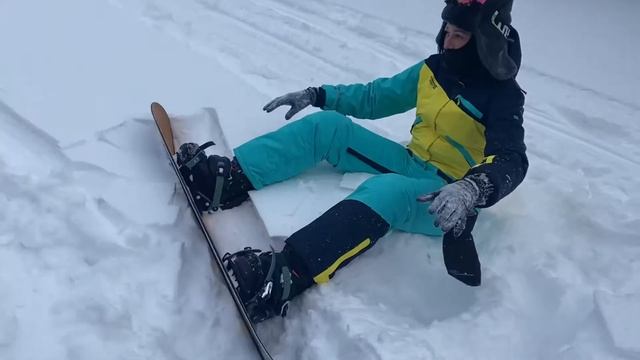 На сноуборде за снегоходом. Как я первый раз встал на сноуборд. смотреть онлайн