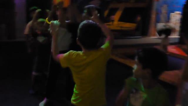 Дискотека на батутах Sky Trip | Пермь смотреть онлайн