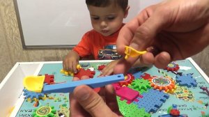 Играем в конструктор с вращающимися шестеренками FUNNY BRICKS