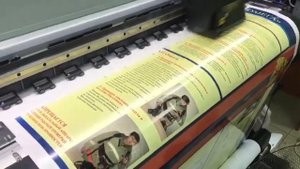 Интерьерная печать изображения на виниловой самоклеящейся плёнке
