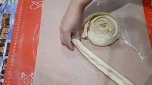 ПИРОГ С СЫРОМ ИЗ СЛОЁНОГО ТЕСТА