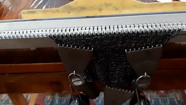 Как я вяжу на вязальной машине КАСКАД