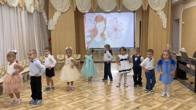 Праздничное поздравление ко Дню матери! ? смотреть онлайн