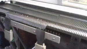 Видео-урок. Прессовый узор (таковый) на вязальной машине Juki KE-2500