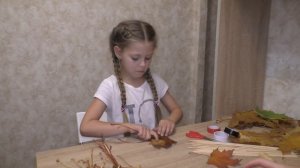 Букет из осенних листьев / Творчество /Осенние поделки