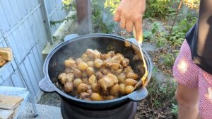 Готовим сочные ребра с картошкой в казане
