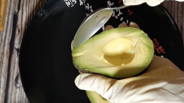 Пошаговый рецепт как готовить Суши Роллы с с/с лососем ,креветкой с сыром Филадельфия и авокадо. смотреть онлайн