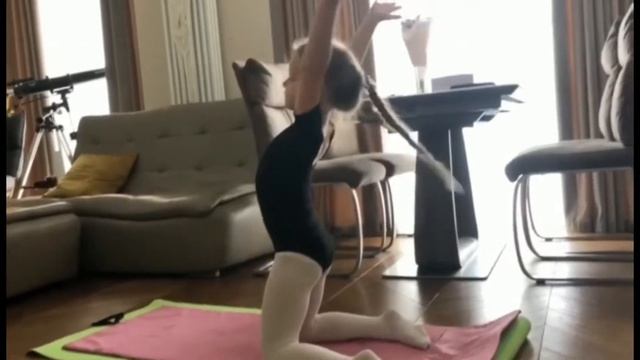 Dance monkey, Поёт Аделина Куликова смотреть онлайн