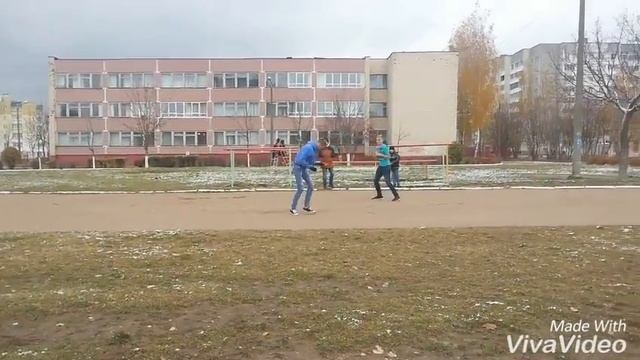 Стрела. Слева тхэквондист VS справа школьник смотреть онлайн