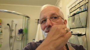 Бритьё опасными бритвами George Wostenholm & son straight razors shaving