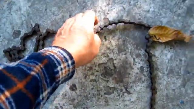 Ставим СТАРУЮ ЦЕПЬ на СТАРЫЙ ВЕЛОСИПЕД смотреть онлайн