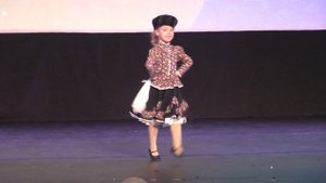 Маруся раз, два, три танец - Распрягайте хлопцы коней