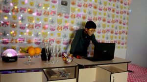 Первый МЕДЛЕННЫЙ ТАНЕЦ ! Устроили вечеринку у Дианы дома !