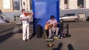 16.06.2013  замечательные ребята у метро Третьяковская. Мос