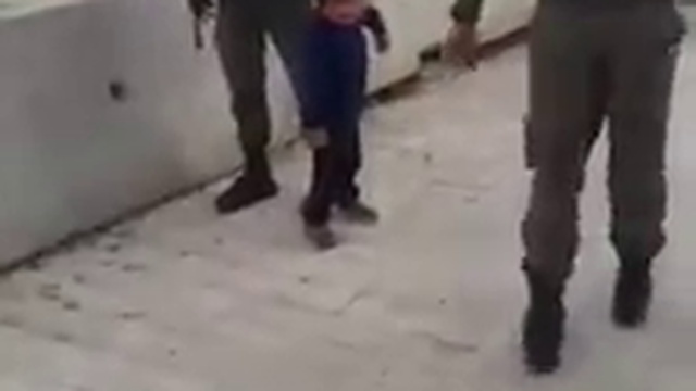 Les forces d'occupation s'en prennent à un enfant palestinien de 3 ans !!