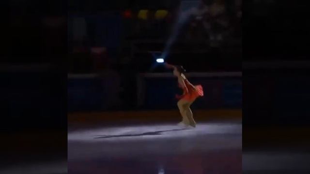 Алина Загитова делает каскад тройных прыжков смотреть онлайн