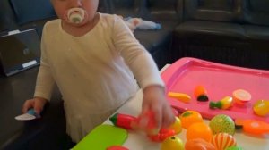 CRAZY PIZZA игрушечные фрукты и овощи на липучках - Amina режет овощи, готовит супер пиццу!