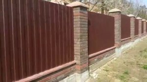 Забор из лего кирпича. Последствия через год.