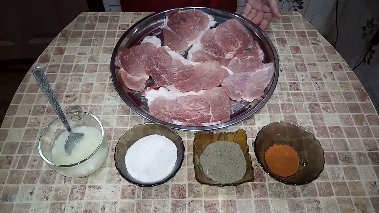 ДОМАШНИЙ РЕЦЕПТ СОЧНЫХ , АРОМАТНЫХ  С ХРУСТЯЩЕЙ КОРОЧКОЙ ОТБИВНЫХ ! ОЧЕНЬ ВКУСНО !!!
