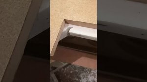 Плохая склейка в изделии из акрилового камня.