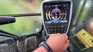 Краткий осмотр кабины экскаватора Hyundai HX220,копаю котлован под будущее рассеивательное поле