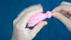 Сделать красивые кисточки для декора.Украсить вязаные изделия!