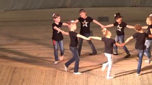 Танец  "Мир, который нужен мне" -  коллектив "Виктория"