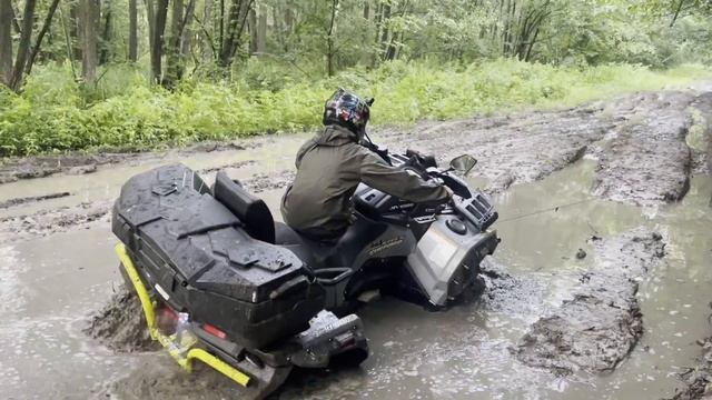 УВЯЗЛИ В ГРЯЗИ ВО ВРЕМЯ ДОЖДЯ | ГРЯЗЕВАЯ ПОКАТУШКА НА КВАДРОЦИКЛЕ STELS GUEPARD 650 смотреть онлайн