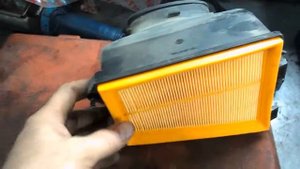 LADA  LARGUS =  16 клапанов  замена воздушного фильтра ДВС