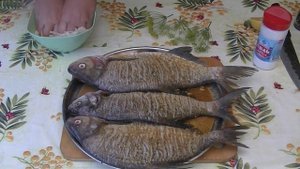 ЖАРЕНАЯ РЫБА С ОВОЩАМИ НА САДЖЕ / ПРОСТОЙ МАРИНАД ЗА 2 МИНУТЫ / ХРУСТЯЩАЯ КОРОЧКА