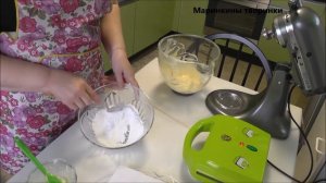 Кексы в кекснице