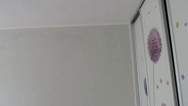 47. Ремонт комнаты в квартире. Оклейка обоями стен, покраска потолка. смотреть онлайн