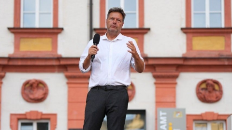 Немцы освистали министра экономики Хабека за призыв продолжать помогать Украине