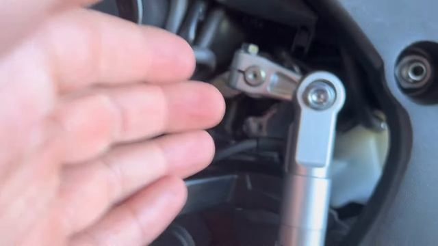 Installing the Honda Quick Shifter on the CBR1000RRInstalling the Honda Quick Shifter on the CBR1000 смотреть онлайн