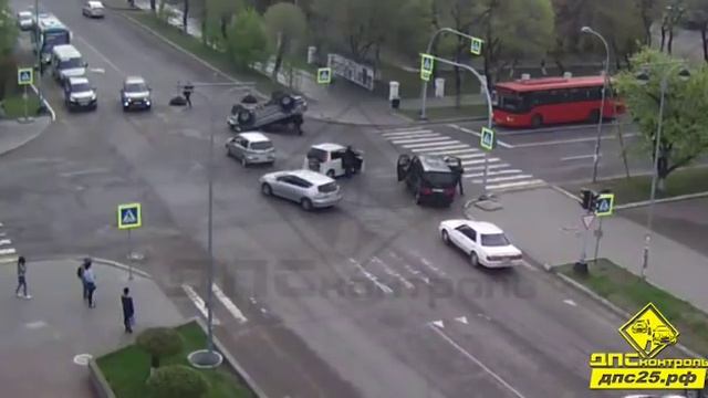 ДТП в Уссурийске на перекрестке улиц Некрасова и Чичерина смотреть онлайн