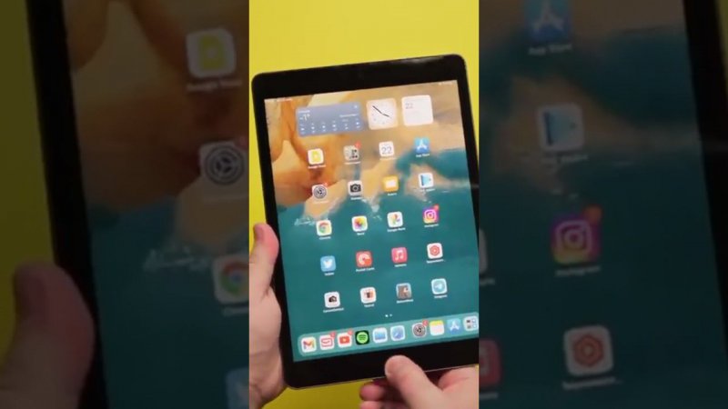 iPad 9 - ЛУЧШИЙ ПЛАНШЕТ за 30000 рублей | Обзор iPad 9 игры #shorts #iPad #iPhone #тренды #ios