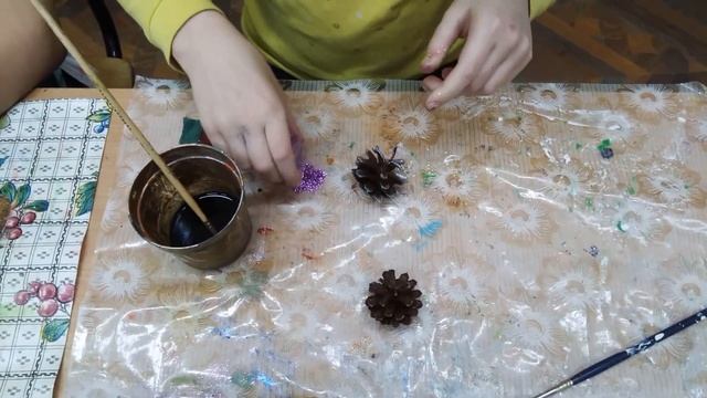 Новогодняя игрушка ШИШЕЧКА смотреть онлайн