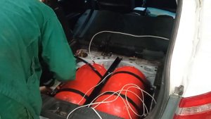 Установка ГБО. Метановые баллоны в нишу для запасного колеса.