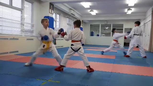 На входе забираем бал, на выходе три бала. смотреть онлайн