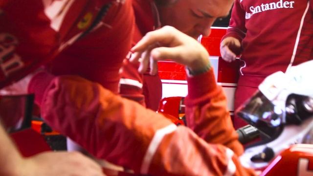 Ray-Ban x Scuderia Ferrari, the next chapter смотреть онлайн