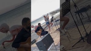 Дочь Любови Успенской восхитила поклонников исполнением песни на пляже