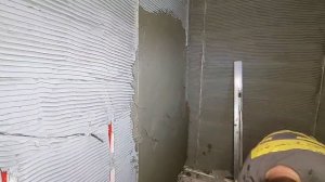 как правильно штукатурить ванную комнату???? под плитку!!!
