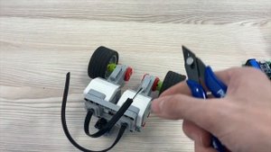 Подключаем к плате ENJOY BOARD lego моторы от EV3