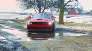 АДСКИЙ БЕРНАУТ НА DODGE CHALLENGER HELLCAT | Whistlin Diesel на русском