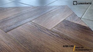 Видео обзор кварцвинила ДУБ НАСЫЩЕННЫЙ eco 13-7 Alpine floor. Обзор тиснения, фаски декора eco 13-7